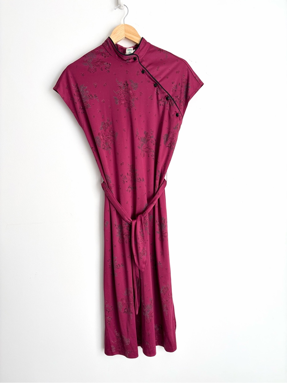 Vintage 1970s Magenta Mandarin Collar Floral Midi Dress S/M